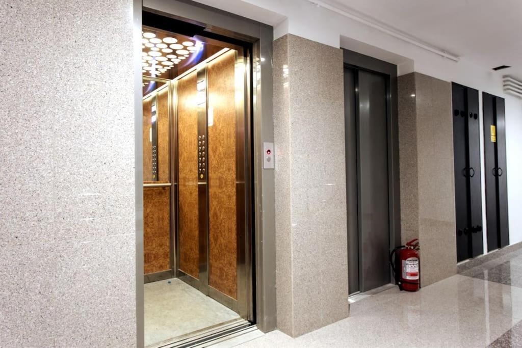 Romantic Jacuzzi Luxury Apartment Sinaia Exterior foto